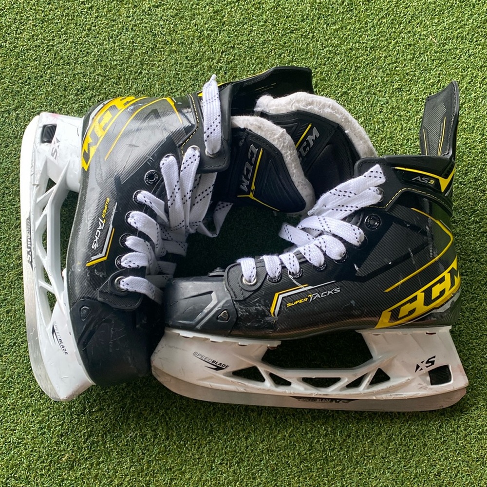 CCM Super Tacks AS3 hockey skate- size 5